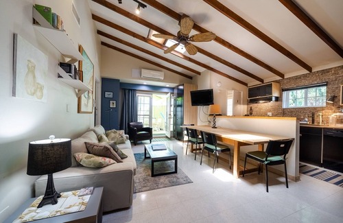 Topanga Maison | Maison d'hôtes tranquille w. vue et accès à la piscine chauffée, randonnée au coin de la rue