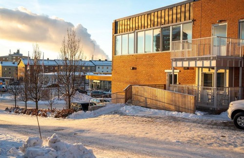 Pitea Appartement | Guestly Homes - 3BR City Charm