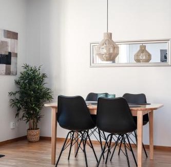 Pitea Appartement | Guestly Homes - 3BR City Charm