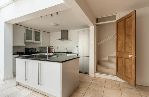 Bath Maison | GuestReady - A Bohemian Home in Bath
