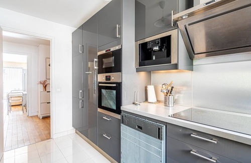 Passerelle Appartement | GuestReady - Abundant Light and Charm in Charonne