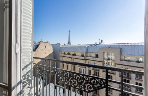 Passy Appartement | GuestReady - Appartement Design - Vue Tour Eiffel