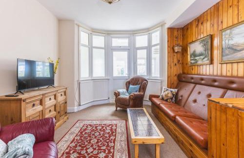 Finchley Maison | GuestReady - Relaxing Finchley retreat with garden