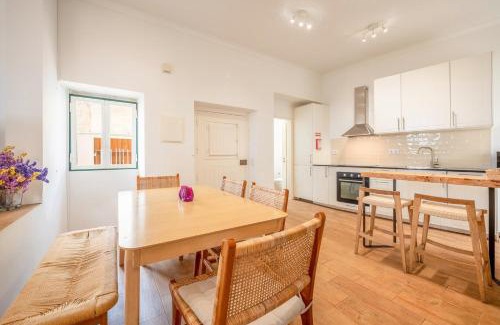 Almocageme Maison | GuestReady - Romantic nook in Adraga