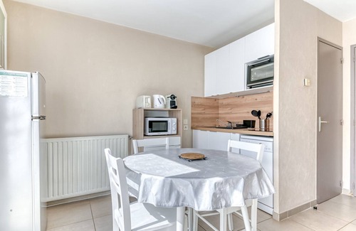 Lyon City Centre Appartement | GuestReady - Sleek & Sunny Comfort near the Tram