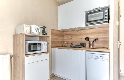 Lyon City Centre Appartement | GuestReady - Sleek & Sunny Comfort near the Tram