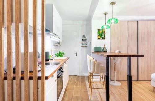 Porte-Saint-Martin Appartement | GuestReady - Stylish Retreat near République for 2