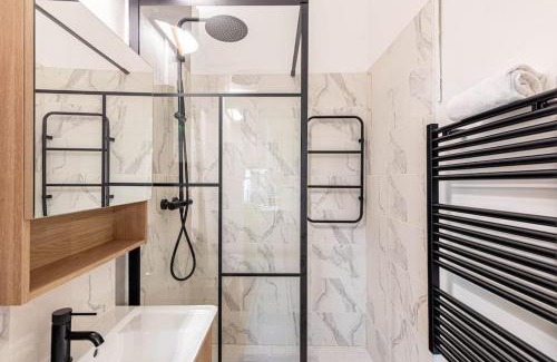 Porte-Saint-Martin Appartement | GuestReady - Stylish Retreat near République for 2