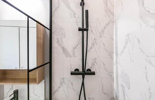 Porte-Saint-Martin Appartement | GuestReady - Stylish Retreat near République for 2