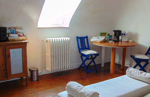 Petit-Couronne Maison | guestroom