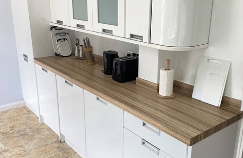 Netley Maison | Guests house with garden and 2x car park