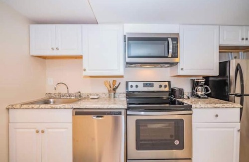Brightwood Park Appartement | Guests suite-Centrally located for Extended stays!