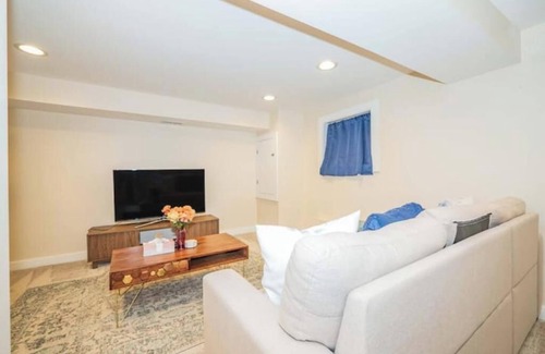 Brightwood Park Appartement | Guests suite-Centrally located for Extended stays!