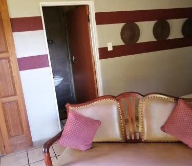 Groblersdal Cabine | Guinea Feather Country Lodge & Spa