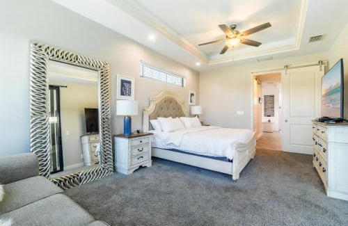 Burnt Store Maison | Gulf Coast Retreat 3BR Waterfront with Heated Pool