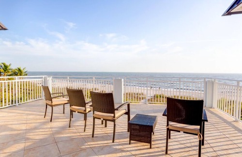 Sanibel Copropriété | Gulf Front Condo! Modern mis à jour deux chambres sur le sable!