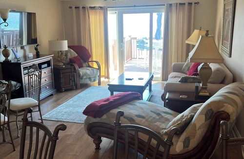 Miramar Beach Maison | Gulf-Front Townhome – 7 Steps to the Sand, Peaceful Beachside Location
