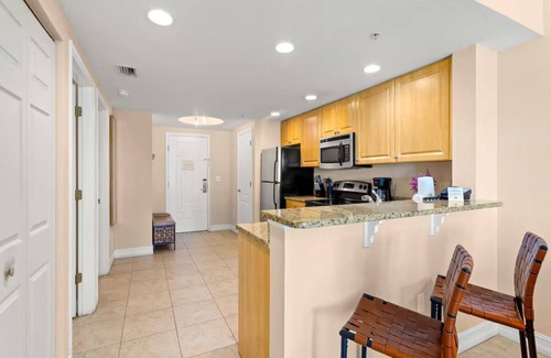 Treasure Island Copropriété | Gulfview Getaway | Stunning Views Walk to Beach & Dining