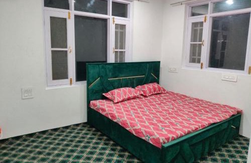 Srinagar Appartement | Gulzar Guest houses with Kitchen