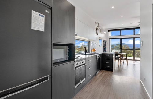 East Jindabyne Cabine | Gum Eco Lodge at Peak View Farm