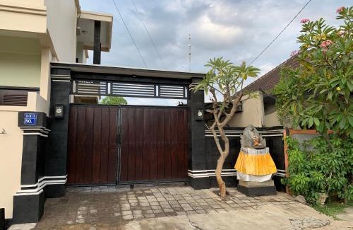 Buleleng Maison | Gumitish Guest House Singaraja