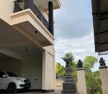 Buleleng Maison | Gumitish Guest House Singaraja