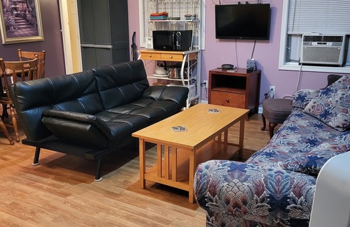 Shelbyville Cottage | 7 milles au terrain de jeu de volley-ball de campfires d'animal de compagnie de casino avec le bateau à aubes