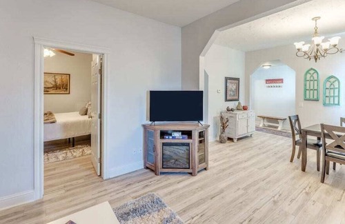 Guthrie Maison | Guthrie Charm / Dog Friendly / Red Brick District