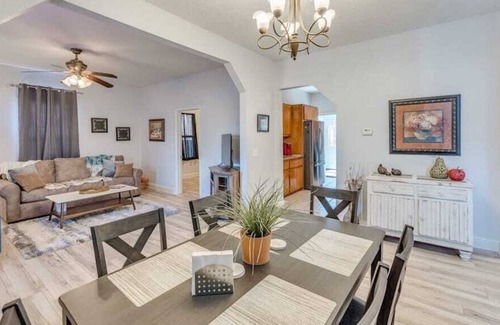 Guthrie Maison | Guthrie Charm / Dog Friendly / Red Brick District