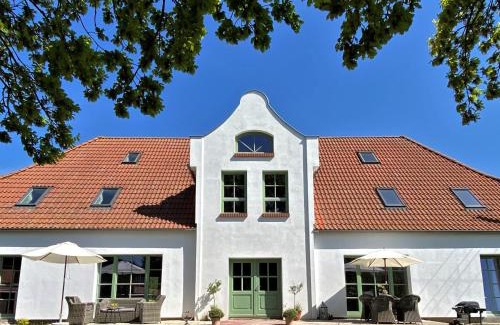 Kenz-Kustrow Maison | Gutshaus Kranichflug