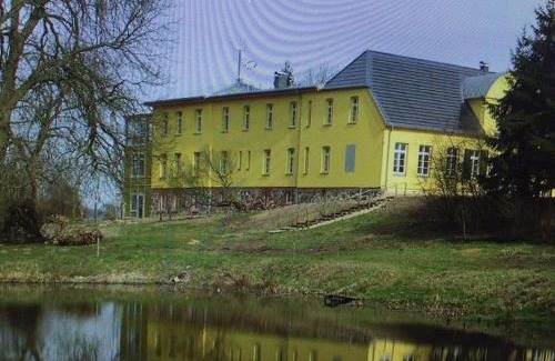 Lubow Appartement | Gutshaus mit Seeblick - ökologisch & nachhaltig