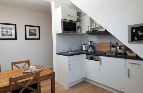 Garz/Rugen Appartement | Gutshaus Zicker, apartment no. 7 - unique location, two bedrooms, fireplace