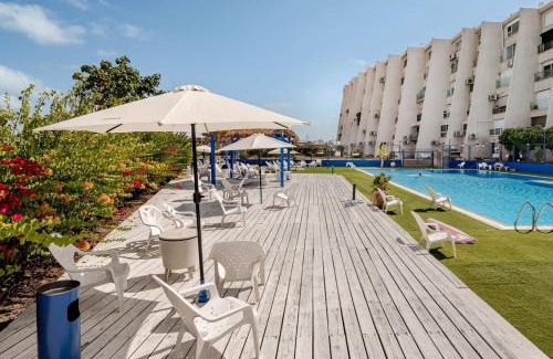 Nahariya Appartement | GW009 Gugel Waves Patio and Pool Seaview Apartment