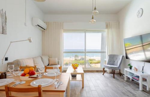Nahariya Appartement | GW212 Gugel Waves Amazing Seaview Pool Apartments