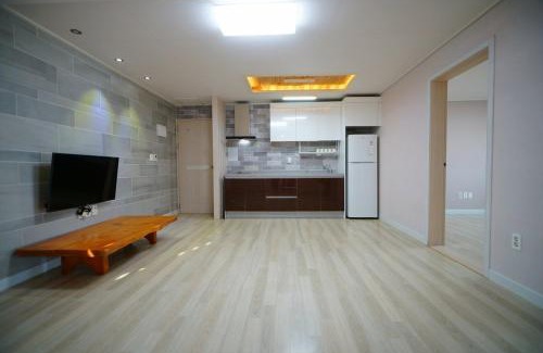 Byeonsan Maison | Gyeokpo Seohae Oceanville Pension