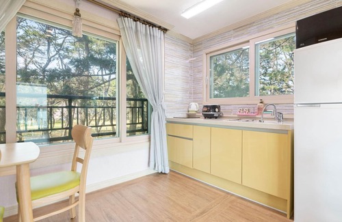 Gyeongju Maison | Gyeongju Gamposole Pension