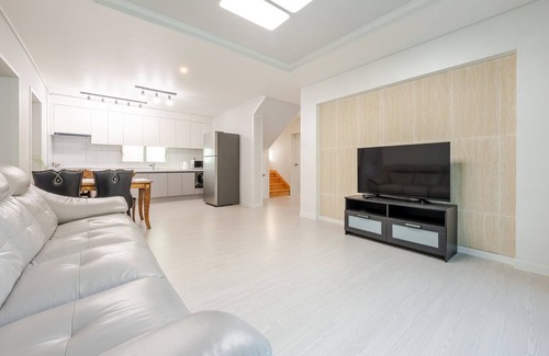 Gyeongju Maison | Gyeongju Sunflower Private Cottage