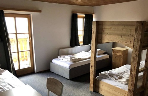 Leutasch Cabine | The RODELALM at 1417 meters in the Gaistal