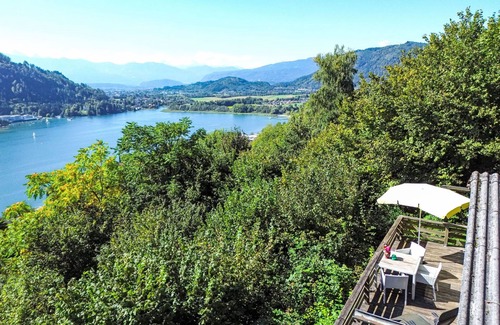 Annenheim Maison | Häuschen am Waldrand by Interhome