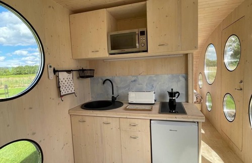 Vignot Cabine | Hébergement insolite dans l'esprit tinyhouse: la Tiny Bulle pour deux personnes