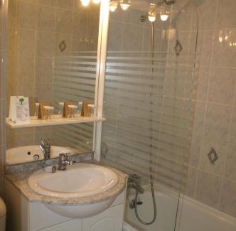 Bagneres-de-Luchon Hôtel | Hôtel Céleste