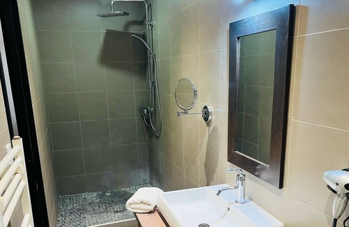 Bagnols-sur-Ceze Hôtel | Hôtel de La Bourse à Bagnols-Sur-Cèze