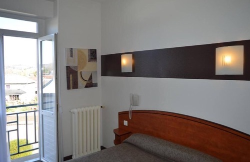 Oloron-Sainte-Marie Hôtel | Hôtel De La Paix