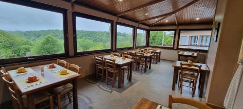 Lacapelle-Viescamp Hôtel | Hôtel du Lac