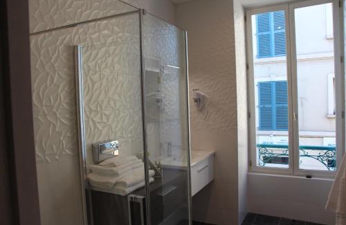 Poissy Hôtel | Hôtel L'Esturgeon