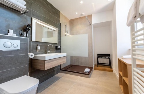 Maubec Hôtel | Hôtel Le Château de Césarges