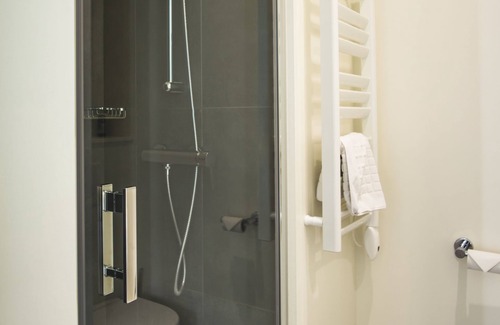 Saint-Berthevin Hôtel | Hôtel Le Corbusson
