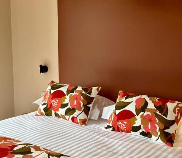 Saint-Berthevin Hôtel | Hôtel le Corbusson