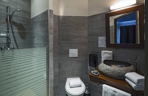 Saint-Laurent-des-Arbres Hôtel | Hôtel Le Ya'Tis