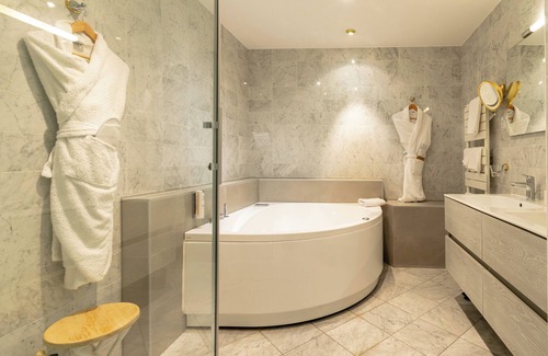 Malbuisson Hôtel | Hôtel Le Lac